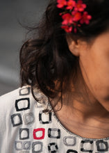 Load image into Gallery viewer, Ekpc- Mirror no Mirror