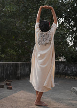 Load image into Gallery viewer, Ekpc- Mirror no Mirror