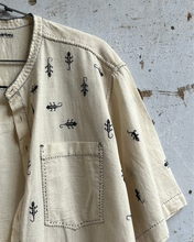 Load image into Gallery viewer, Unisex shirt- Umi Lizard