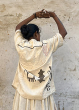 Load image into Gallery viewer, Unisex shirt A3039 Ratnu Applique