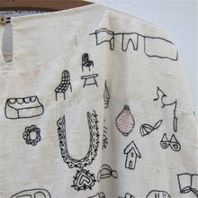 Load image into Gallery viewer, "Kaftan - Aari Heena Motif"