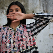 Load image into Gallery viewer, "Sumi Kediyu" (Kala)