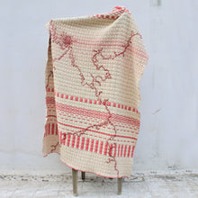 Load image into Gallery viewer, "Rafiq Ni Sujni - Ek Rang Bawaliyo Quilt" (Red)