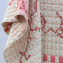 Load image into Gallery viewer, "Rafiq Ni Sujni - Ek Rang Bawaliyo Quilt" (Red)