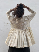 Load image into Gallery viewer, "Sumi Kediyu" (Kora)