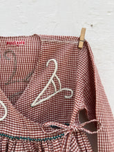 Load image into Gallery viewer, “Nanu Kediyu" - Kids Kediyu (Red Checks Motif)