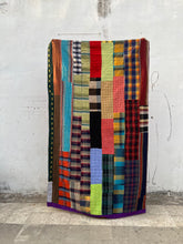 Load image into Gallery viewer, Bada Diamond Choras Quilt
