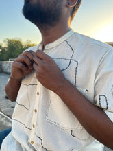 Load image into Gallery viewer, Sidhi line shirt
